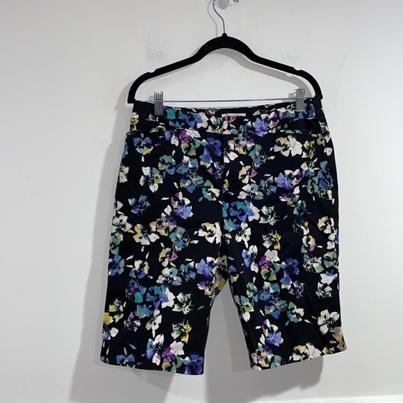 Coldwater Creek shorts sz 6 Bermuda pockets floral‎ - Picture 2 of 7